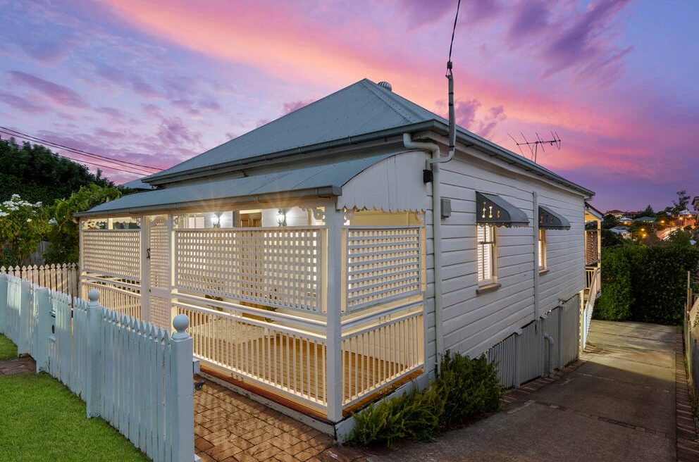 Suburb Profile Auchenflower, Brisbane. Example of cottage sale in the suburb.